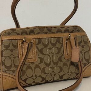Coach satchel Signature Shoulder Bag